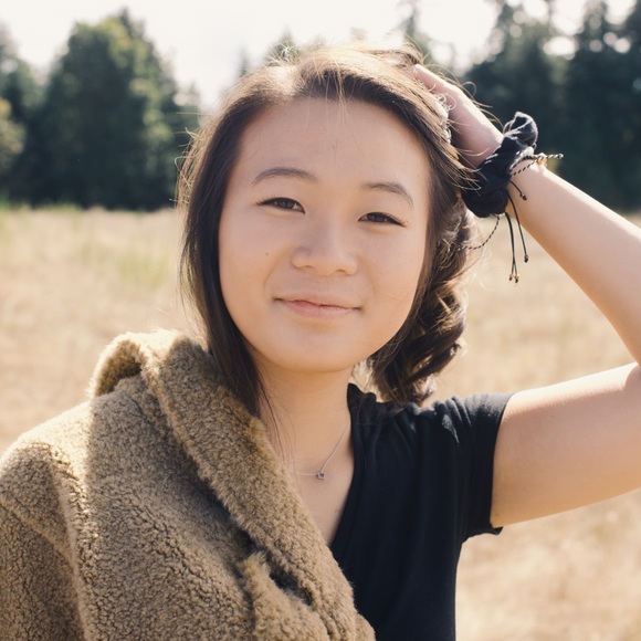 Meet your Posher, Emma - Picture 1 of 1